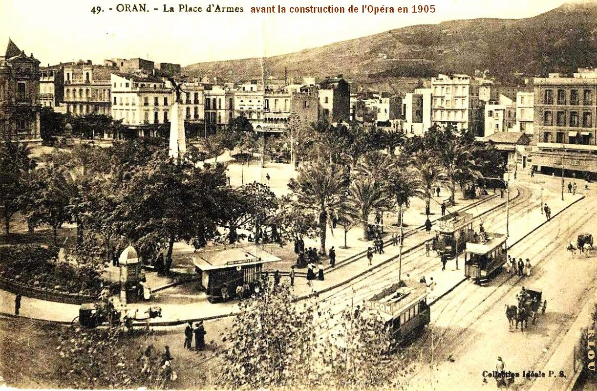 PA c- 022- Place d'Armes- trams et autobus.jpg